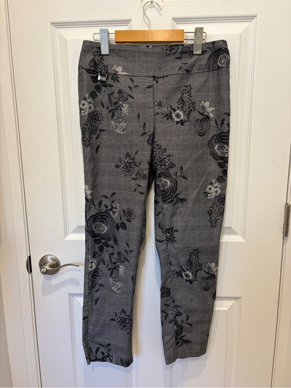 Lissette Montreal Gray Plaid Floral Print Ankle pants #1141